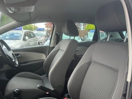 Volkswagen Polo SE DESIGN 33