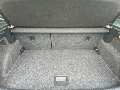 Volkswagen Polo SE DESIGN 32