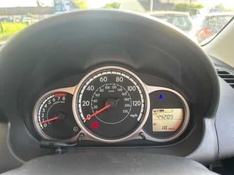 Mazda 2 VENTURE EDITION 13