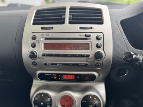 Toyota Urbancruiser VVT-I 18