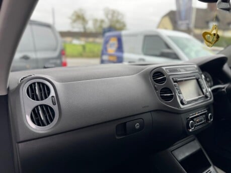 Volkswagen Tiguan SE TDI BLUEMOTION TECHNOLOGY 32