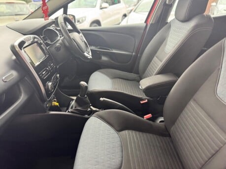 Renault Clio DYNAMIQUE S NAV DCI 33