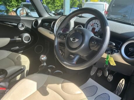 Mini Hatch COOPER SD 21