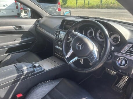 Mercedes-Benz E Class E220 CDI AMG SPORT 8