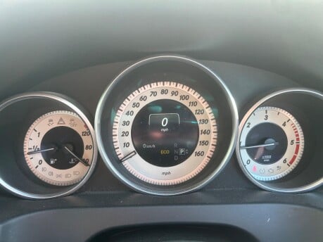 Mercedes-Benz E Class E220 CDI AMG SPORT 11