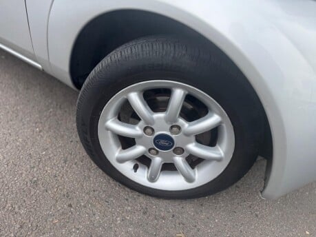 Ford Ka ZETEC CLIMATE CLOTH 12