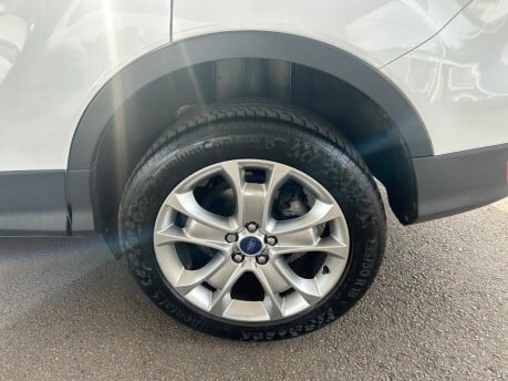 Ford Kuga ZETEC TDCI 18