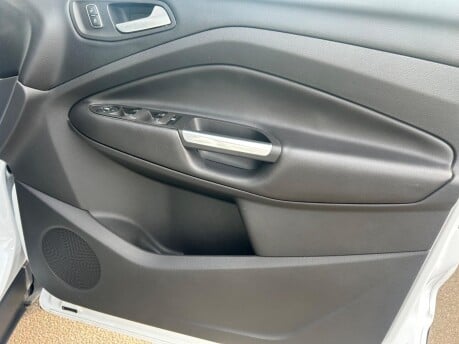 Ford Kuga ZETEC TDCI 21
