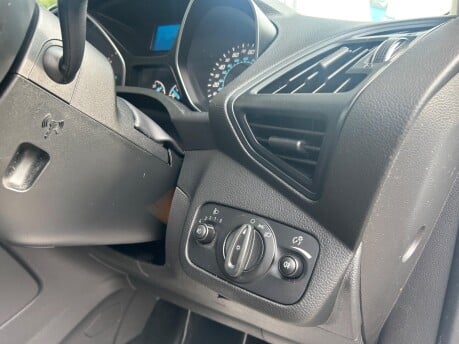 Ford Kuga ZETEC TDCI 22