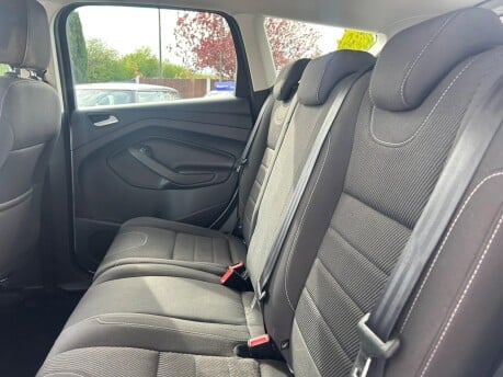 Ford Kuga ZETEC TDCI 32