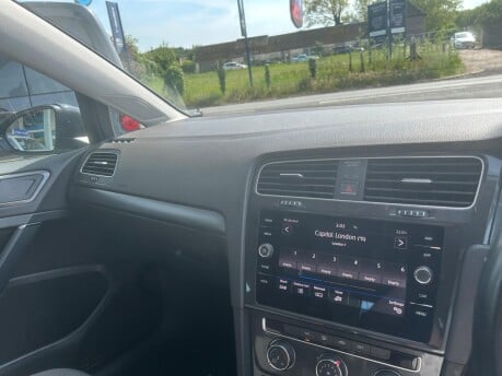 Volkswagen Golf SE NAVIGATION TDI BLUEMOTION TECHNOLOGY 13