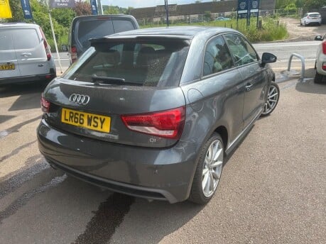 Audi A1 TDI S LINE 6