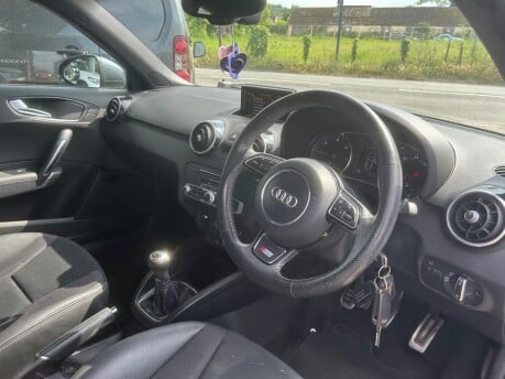 Audi A1 TDI S LINE 7