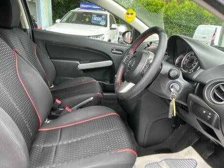 Mazda 2 SPORT 23