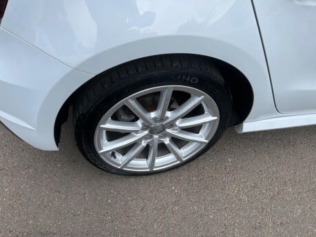 Audi A1 SPORTBACK TFSI S LINE 19