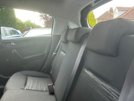 Peugeot 208 ACCESS PLUS HDI 21
