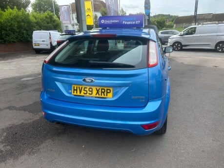 Ford Focus ZETEC 17