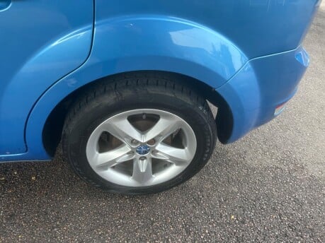 Ford Focus ZETEC 19