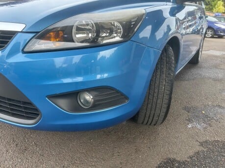 Ford Focus ZETEC 21