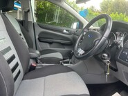 Ford Focus ZETEC 27