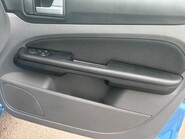 Ford Focus ZETEC 31