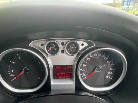 Ford Focus ZETEC 32