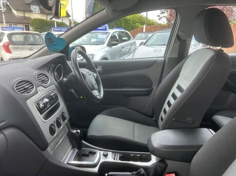 Ford Focus ZETEC 33