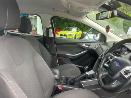 Ford Focus TITANIUM NAVIGATOR TDCI 18