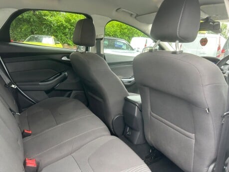 Ford Focus TITANIUM NAVIGATOR TDCI 19