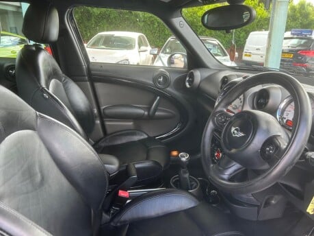 Mini Countryman COOPER 16