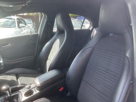 Mercedes-Benz A Class A 200 D AMG LINE PREMIUM 32
