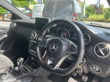 Mercedes-Benz A Class A 200 D AMG LINE PREMIUM 15