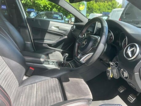 Mercedes-Benz A Class A 200 D AMG LINE PREMIUM 17
