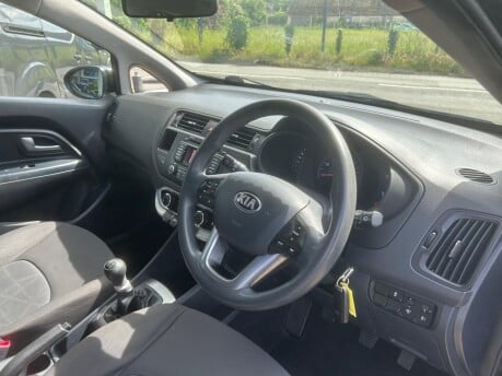 Kia Rio 1 9