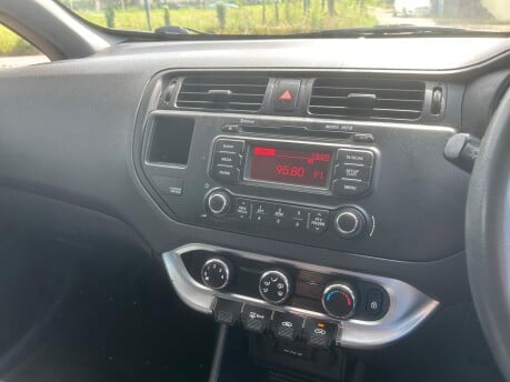 Kia Rio 1 12