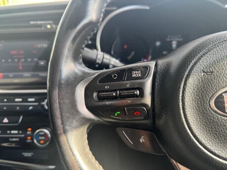 Kia Optima CRDI 3 21
