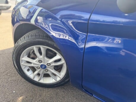Ford Fiesta ZETEC 19