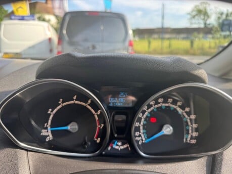 Ford Fiesta ZETEC 22