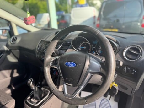 Ford Fiesta ZETEC 26