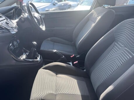 Ford Fiesta ZETEC 27