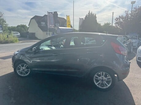 Ford Fiesta ZETEC 9