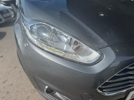Ford Fiesta ZETEC 12