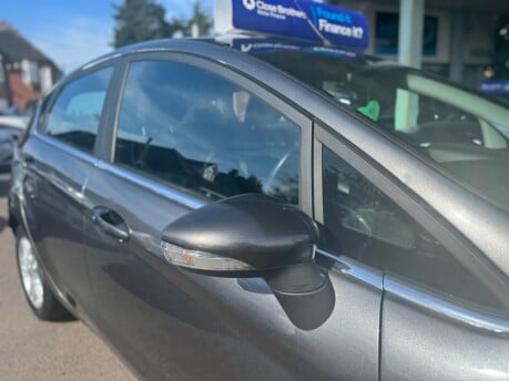 Ford Fiesta ZETEC 14