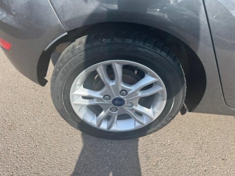 Ford Fiesta ZETEC 15