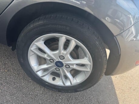 Ford Fiesta ZETEC 17
