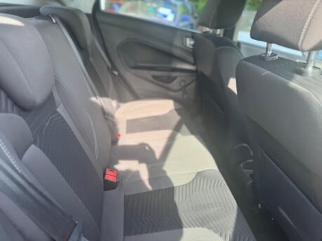Ford Fiesta ZETEC 24