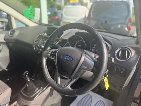 Ford Fiesta ZETEC 26