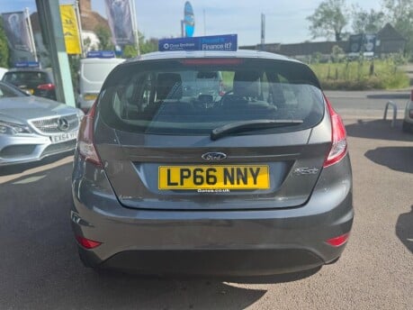Ford Fiesta ZETEC 31