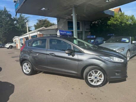 Ford Fiesta ZETEC 33