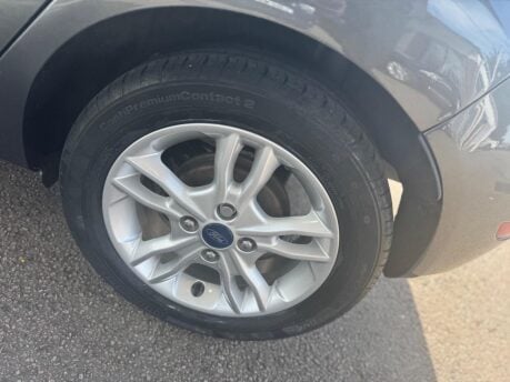 Ford Fiesta ZETEC 17